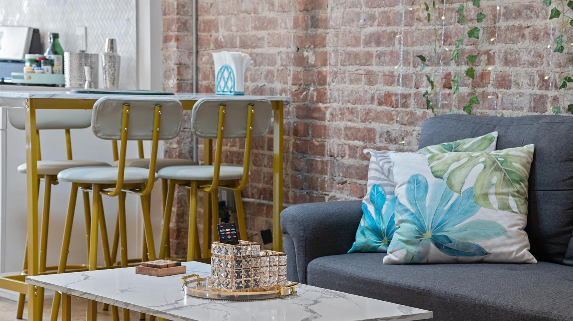 Chic Penthouse 15 Minutes From Nyc - Bus Stop At Doorstep Hoboken Buitenkant foto